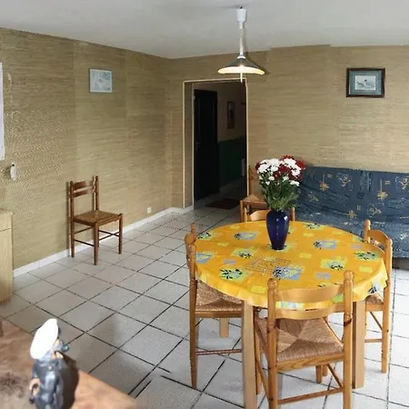 Aux Oiseaux بيت للعطل